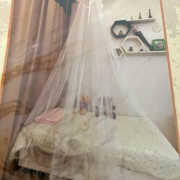 NWT Mosquito Net Twin Size Bed Canopy Funnel Style Indoor Outdoor - Picture 2 of 5